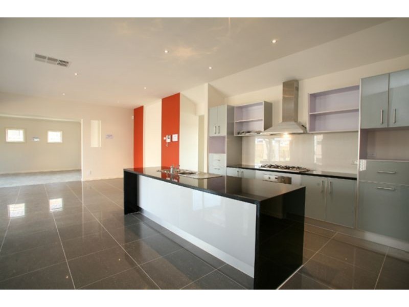 143 Aylmer Road, Lyndhurst VIC 3975