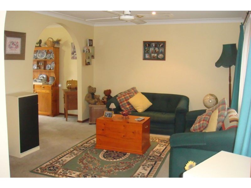 16 Geraldine Drive, Hampton Park VIC 3976