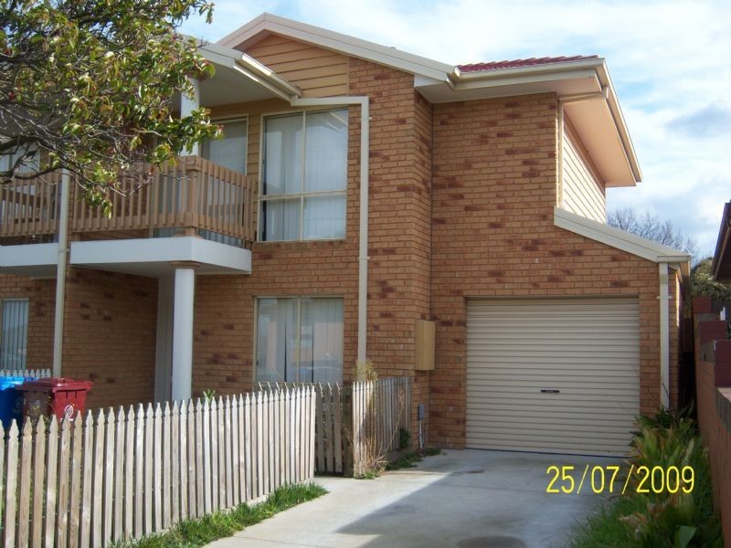 2/57 Wilma Avenue, Dandenong VIC 3175