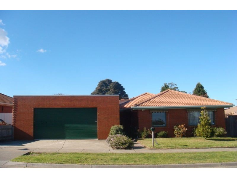 18 Pinnacle Way, Hampton Park VIC 3976