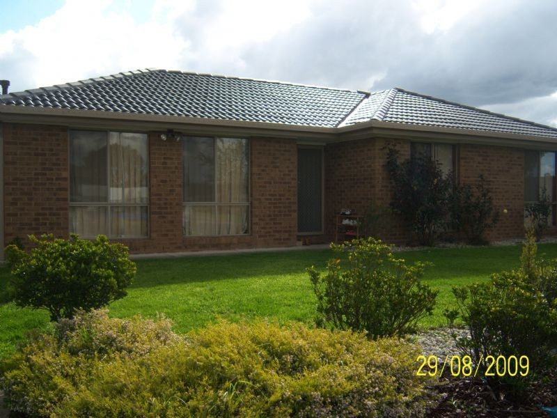 33 Arcadia Avenue, Hallam VIC 3803