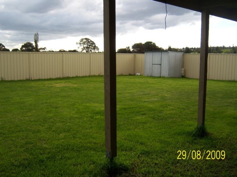 33 Arcadia Avenue, Hallam VIC 3803