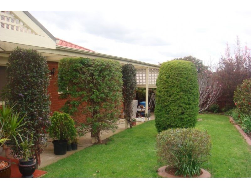 5 Candlebark Close, Hampton Park VIC 3976