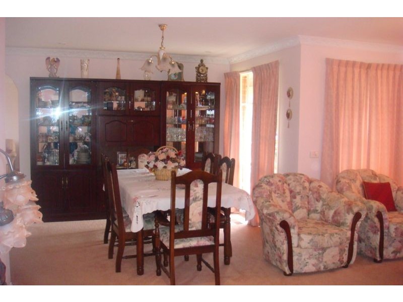 5 Candlebark Close, Hampton Park VIC 3976