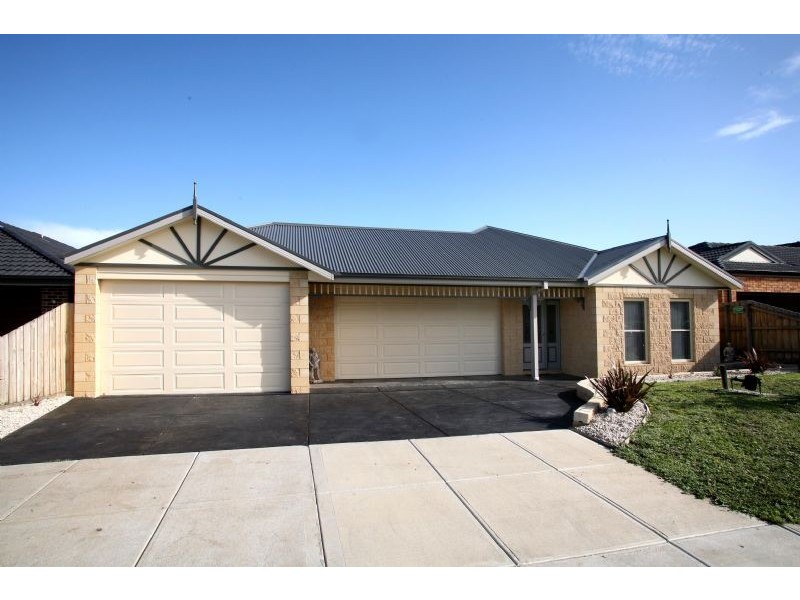 15 Hanrahan, Lynbrook VIC 3975