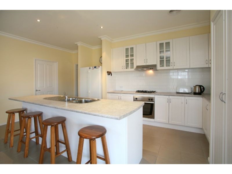 15 Hanrahan, Lynbrook VIC 3975