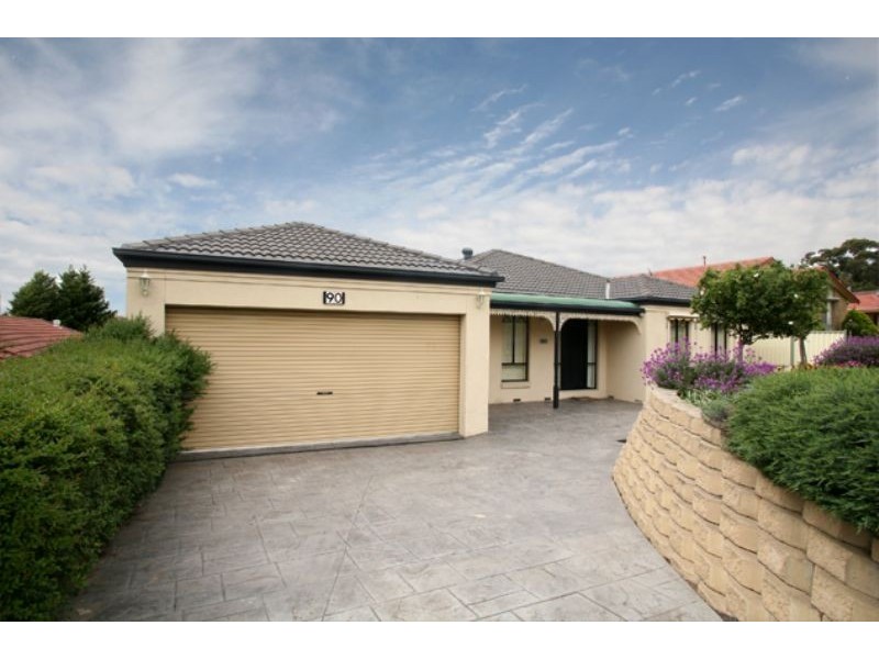 90 Justin Circuit, Hampton Park VIC 3976