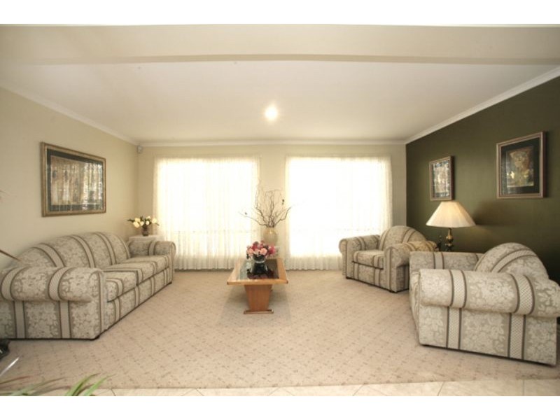 90 Justin Circuit, Hampton Park VIC 3976