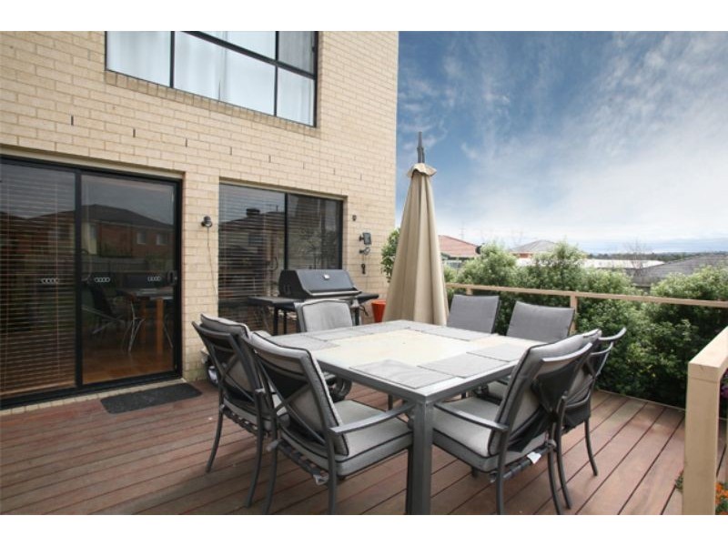 33 Arrino Crescent, Hallam VIC 3803
