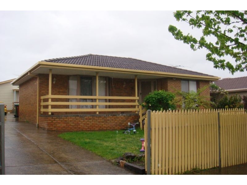 17 Henlow Rise, Hallam VIC 3803