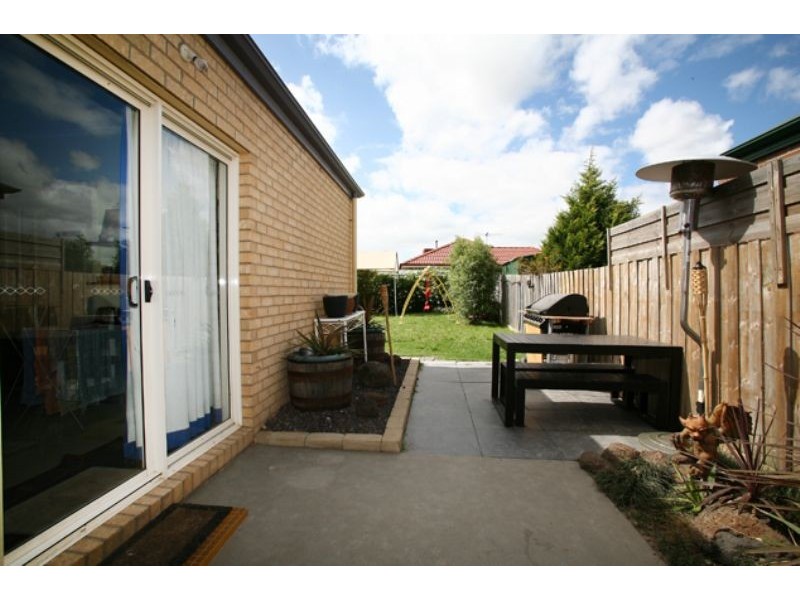 6 Cato Park Way, Lynbrook VIC 3975