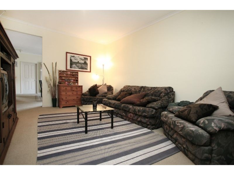 6 Cato Park Way, Lynbrook VIC 3975