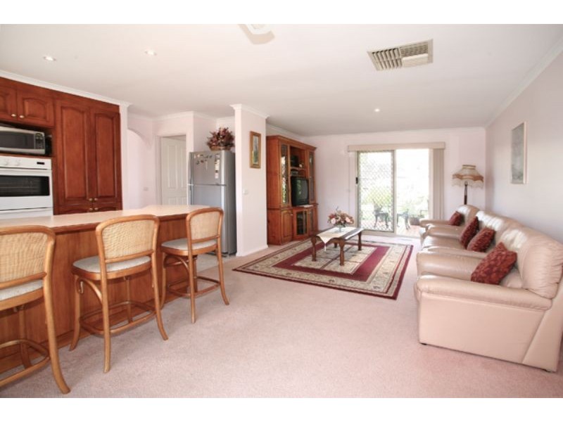 5 Candlebark CLose, Hampton Park VIC 3976