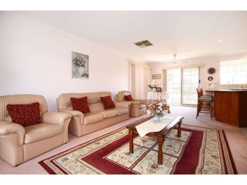 5 Candlebark CLose, Hampton Park VIC 3976