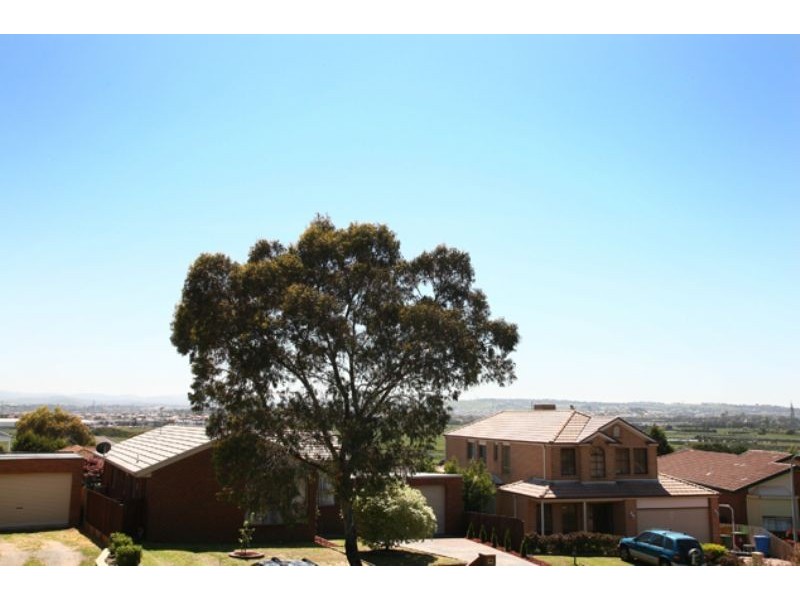 5 Candlebark CLose, Hampton Park VIC 3976