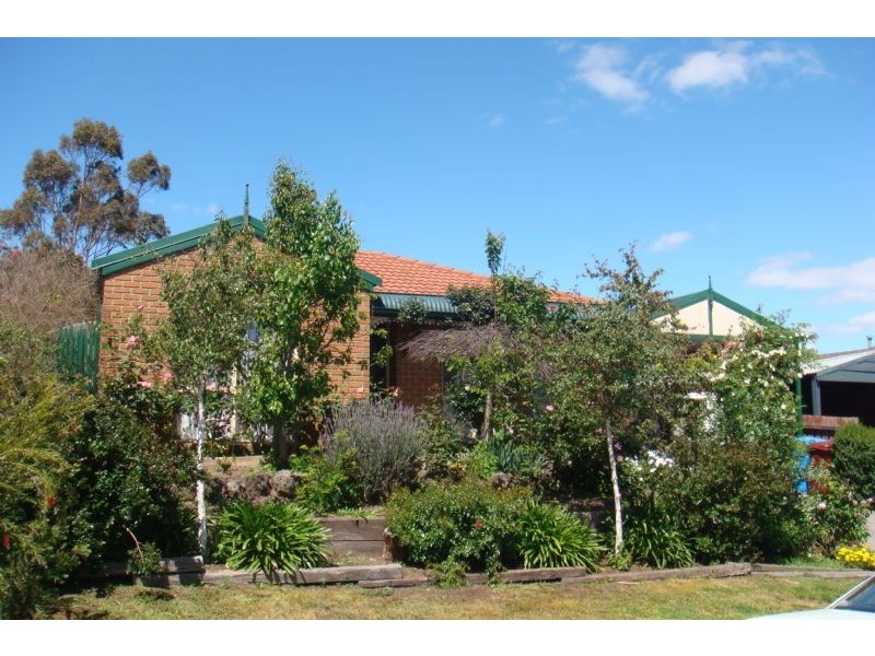 10 Edith Rise, Hampton Park VIC 3976