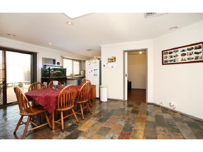 38 Leopold Crescent, Hampton Park VIC 3976