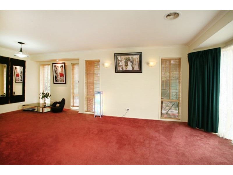 8 Buckley Way, Lynbrook VIC 3975