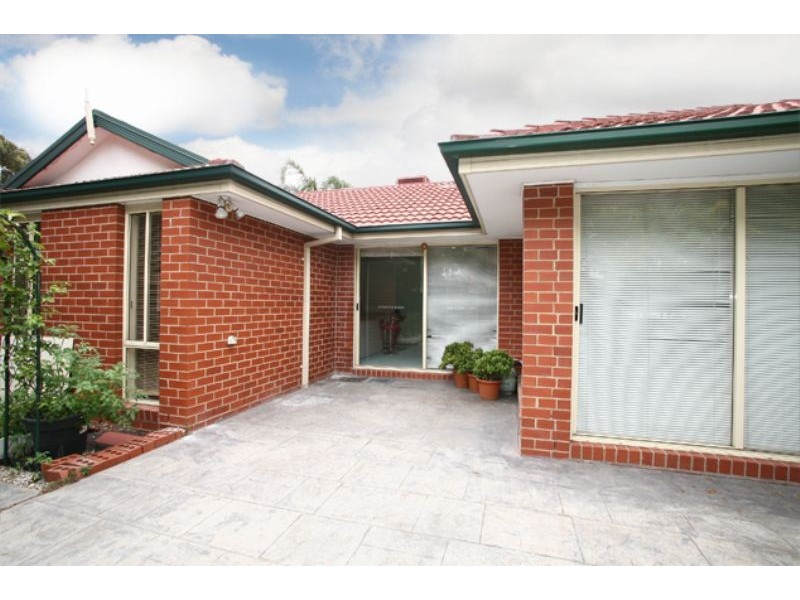 8 Buckley Way, Lynbrook VIC 3975