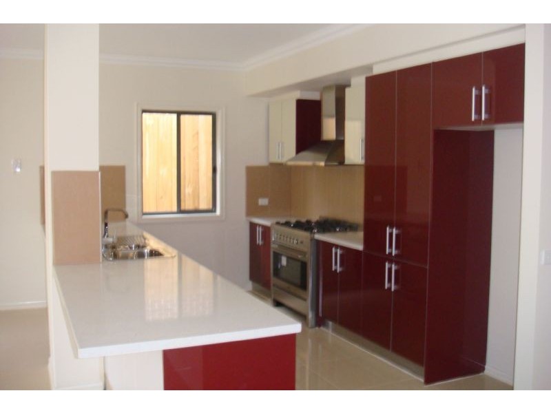 6 Lower Mews, Lynbrook VIC 3975