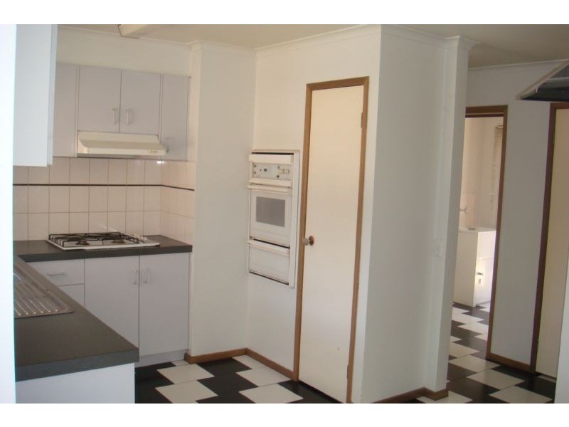 12 Isaac Edey Place, Hampton Park VIC 3976