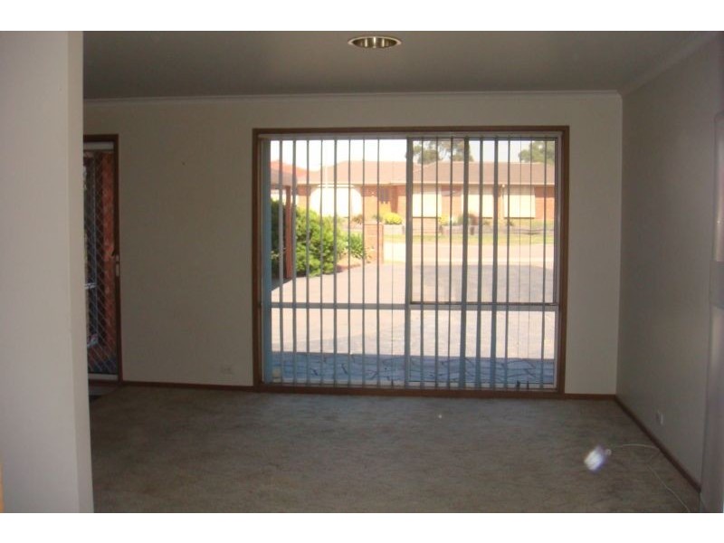 12 Isaac Edey Place, Hampton Park VIC 3976