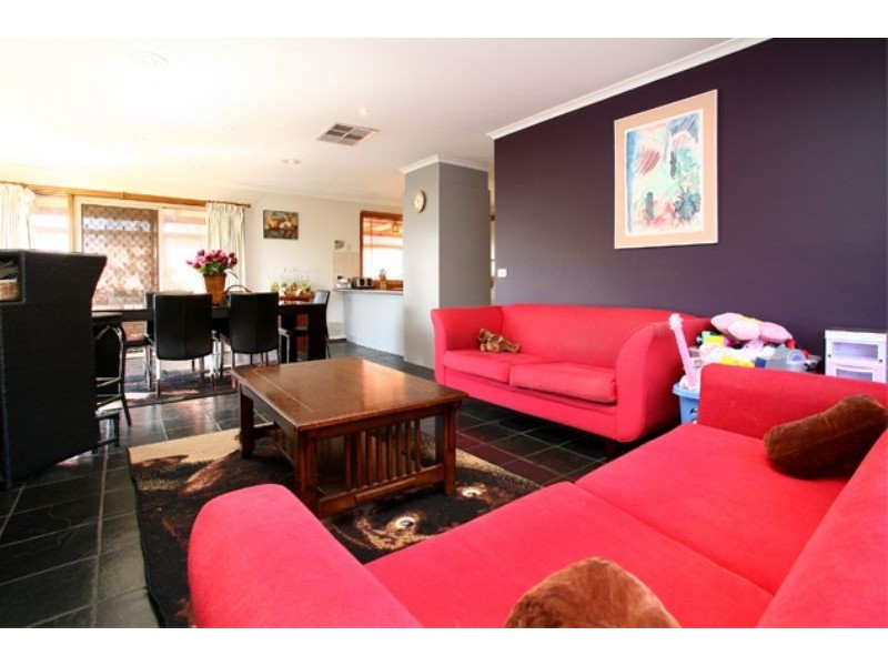 52 Justin Circuit, Hampton Park VIC 3976