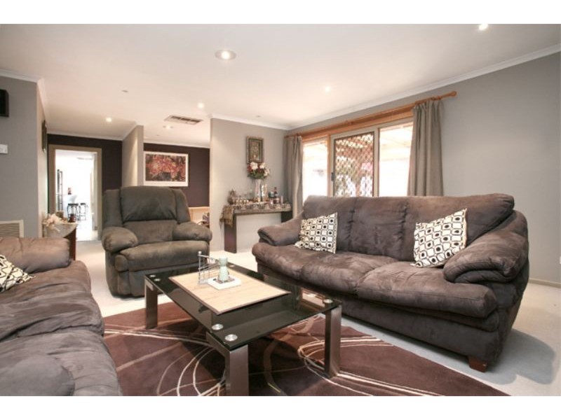 52 Justin Circuit, Hampton Park VIC 3976