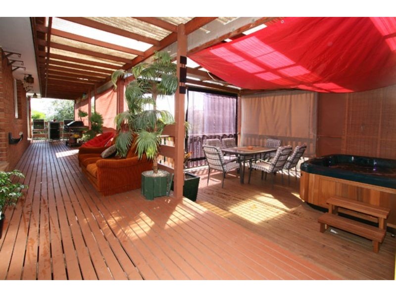 52 Justin Circuit, Hampton Park VIC 3976