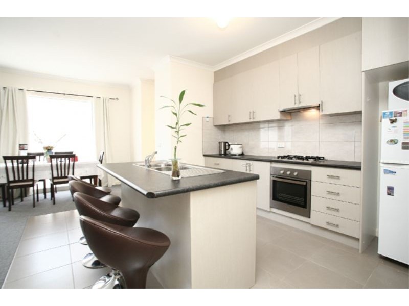 2/112 Cairns Road, Hampton Park VIC 3976