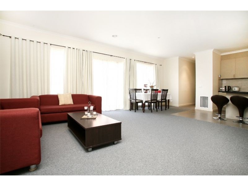 2/112 Cairns Road, Hampton Park VIC 3976