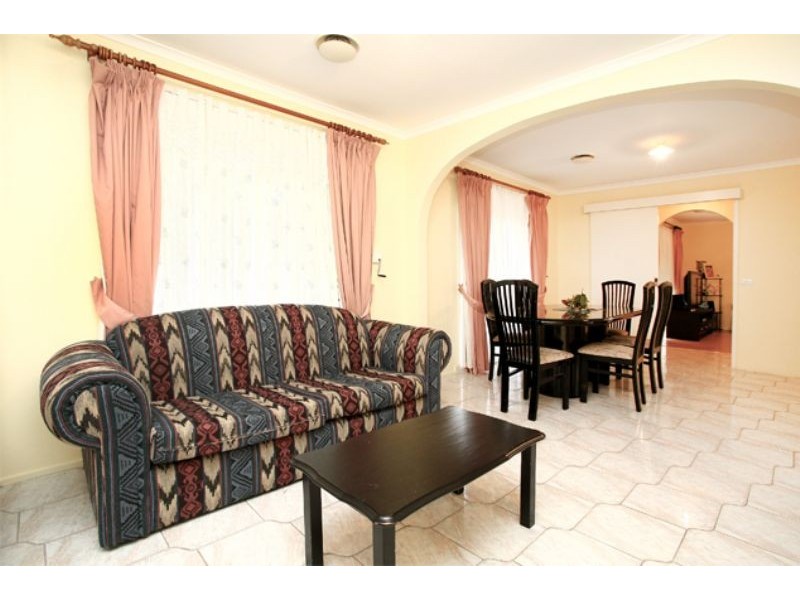 71 Hinrichsen Drive, Hallam VIC 3803