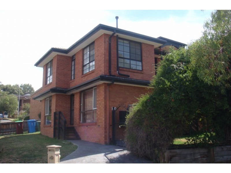 64 Willow Drive, Hampton Park VIC 3976