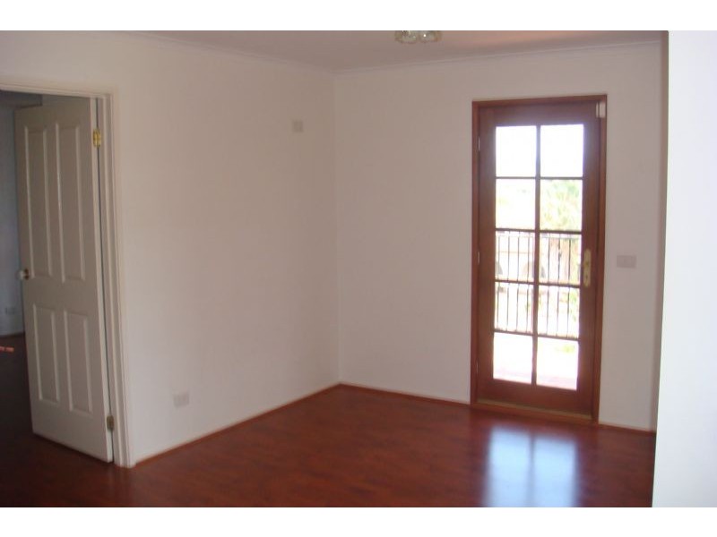 64 Willow Drive, Hampton Park VIC 3976