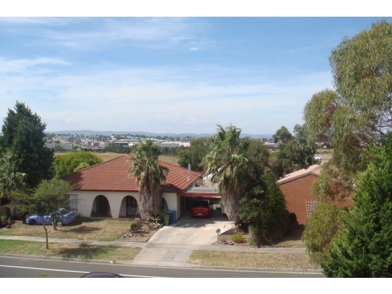 64 Willow Drive, Hampton Park VIC 3976