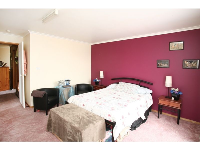 22 Simon Court, Hampton Park VIC 3976