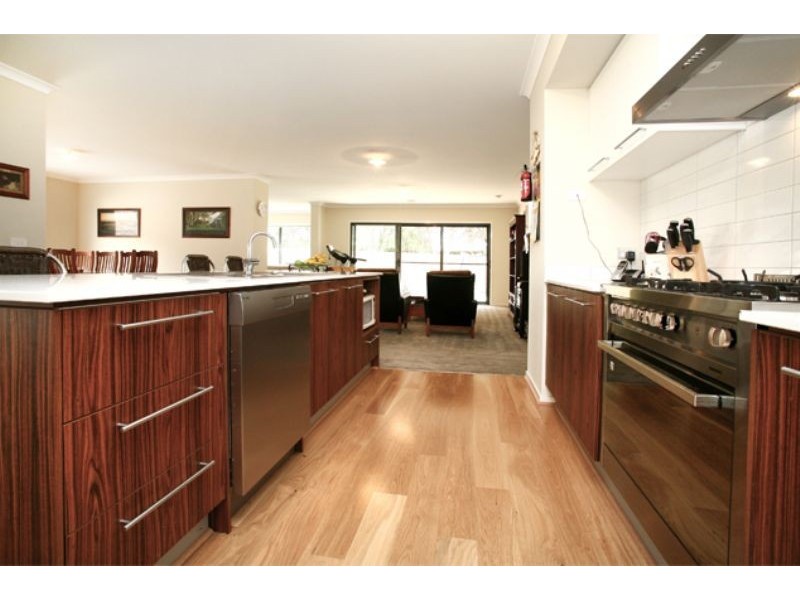 6 Cathedral Court, Lynbrook VIC 3975