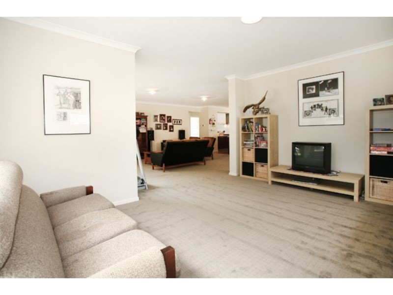 6 Cathedral Court, Lynbrook VIC 3975