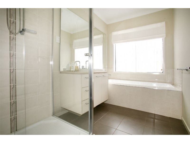 6 Cathedral Court, Lynbrook VIC 3975