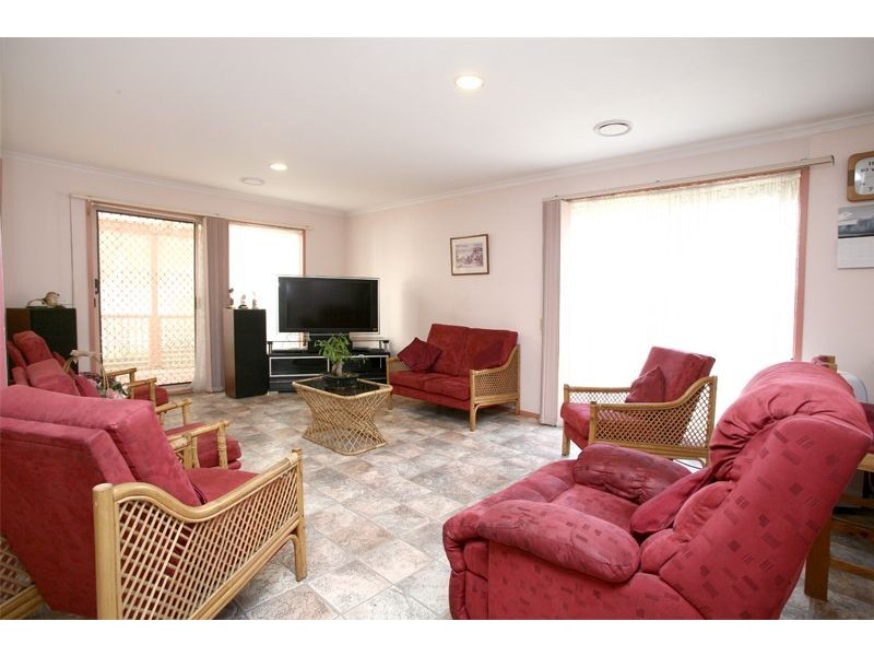 44 James Wyman Place, Hampton Park VIC 3976