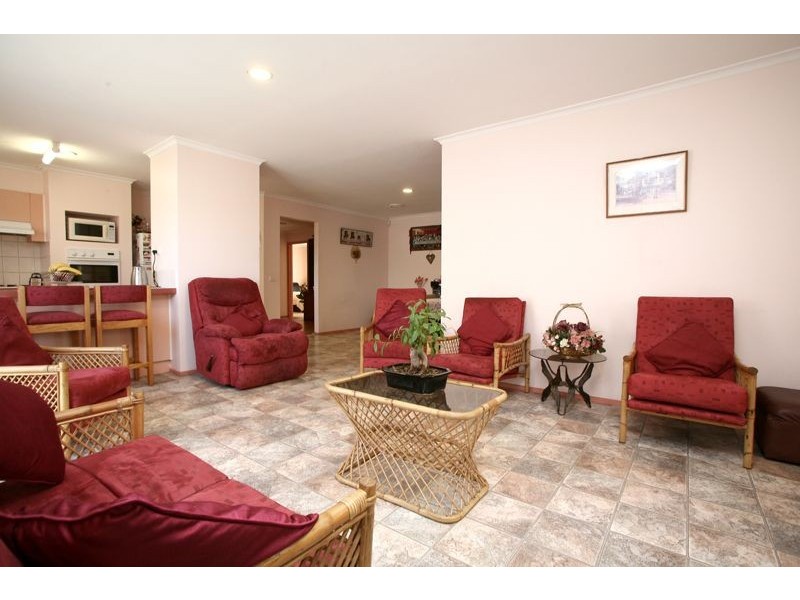 44 James Wyman Place, Hampton Park VIC 3976