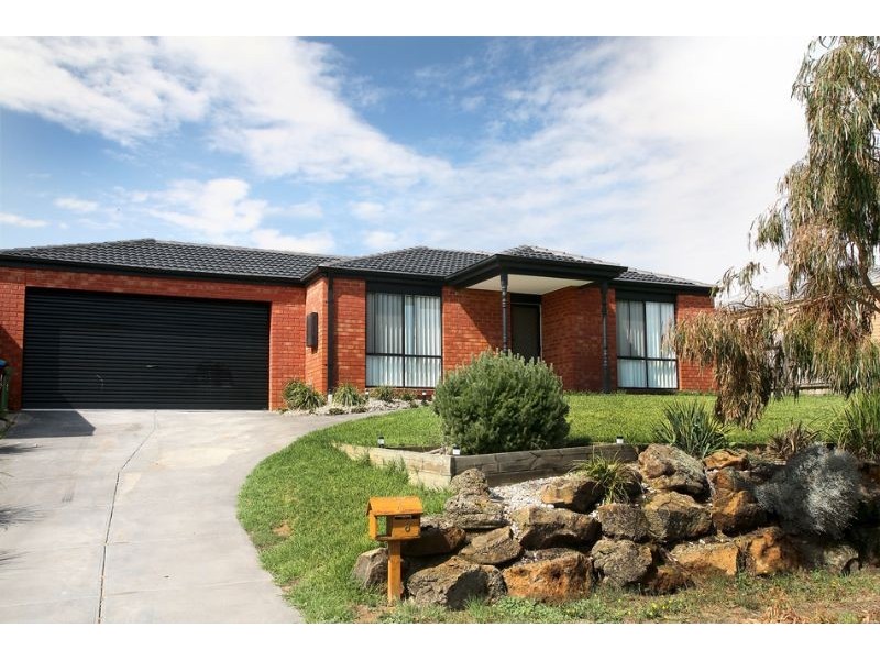 8 Niagara Court, Hampton Park VIC 3976