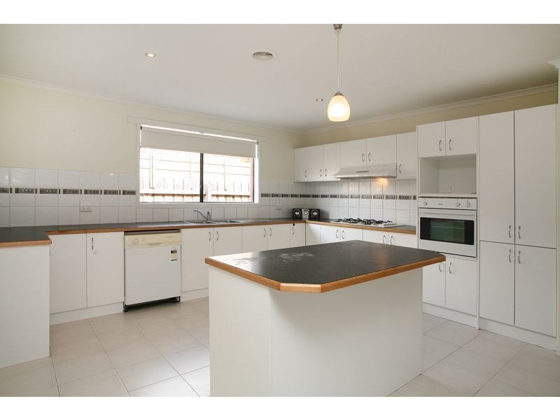 8 Niagara Court, Hampton Park VIC 3976