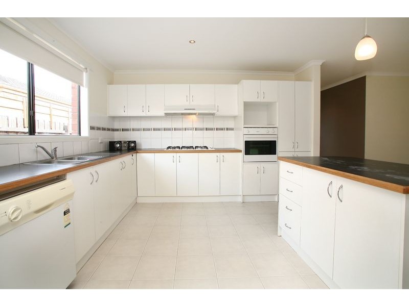 8 Niagara Court, Hampton Park VIC 3976