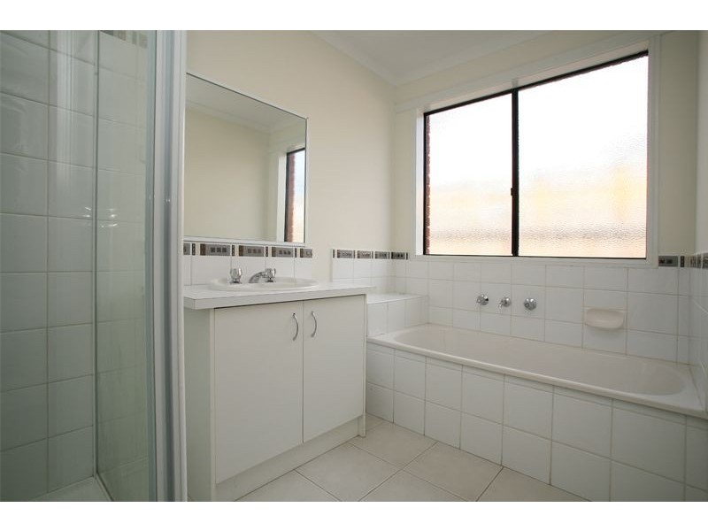 8 Niagara Court, Hampton Park VIC 3976