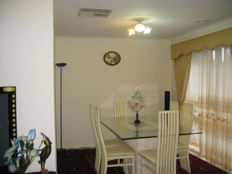 8 Hazeldene Court, Hampton Park VIC 3976