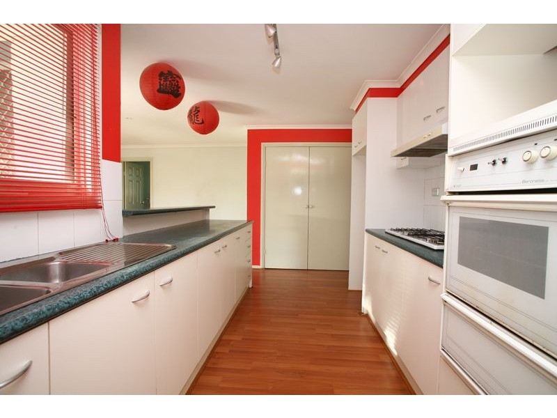 16 Branton Drive, Hampton Park VIC 3976