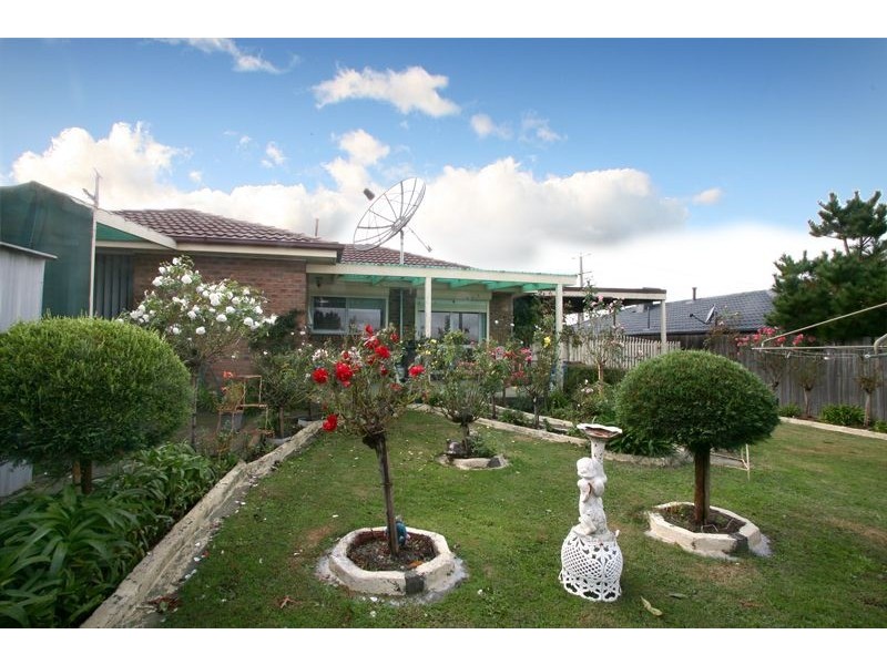 5 Strong Drive, Hampton Park VIC 3976