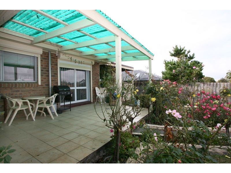 5 Strong Drive, Hampton Park VIC 3976