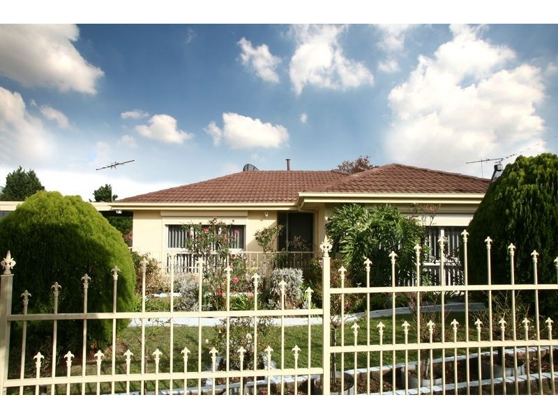 5 Strong Drive, Hampton Park VIC 3976